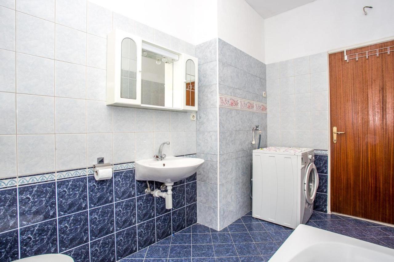 Apartments Nuic 748 Makarska Exterior foto