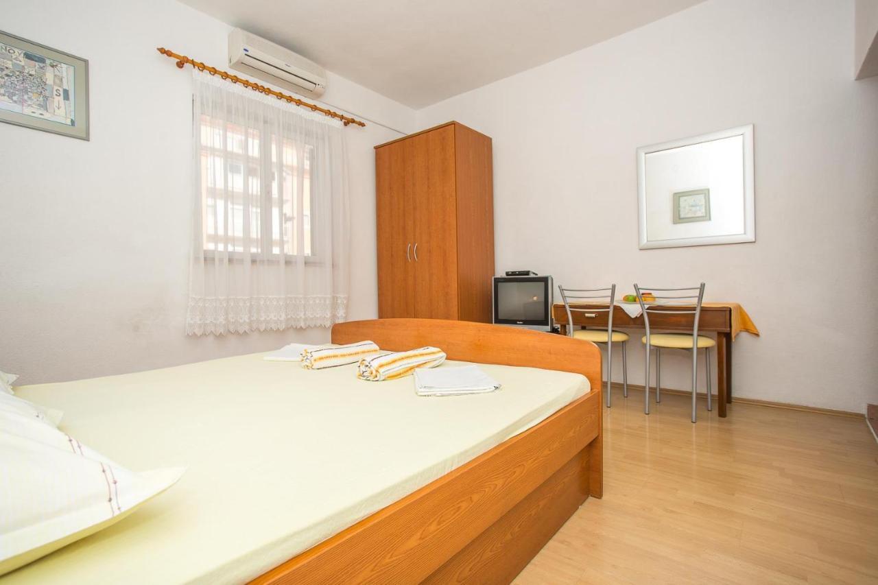 Apartments Nuic 748 Makarska Exterior foto