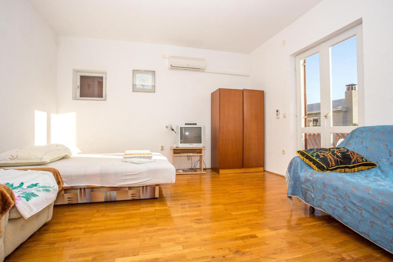 Apartments Nuic 748 Makarska Exterior foto