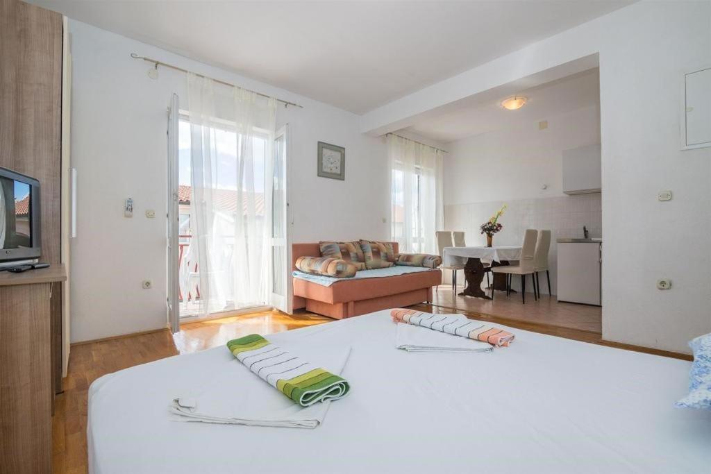 Apartments Nuic 748 Makarska Exterior foto