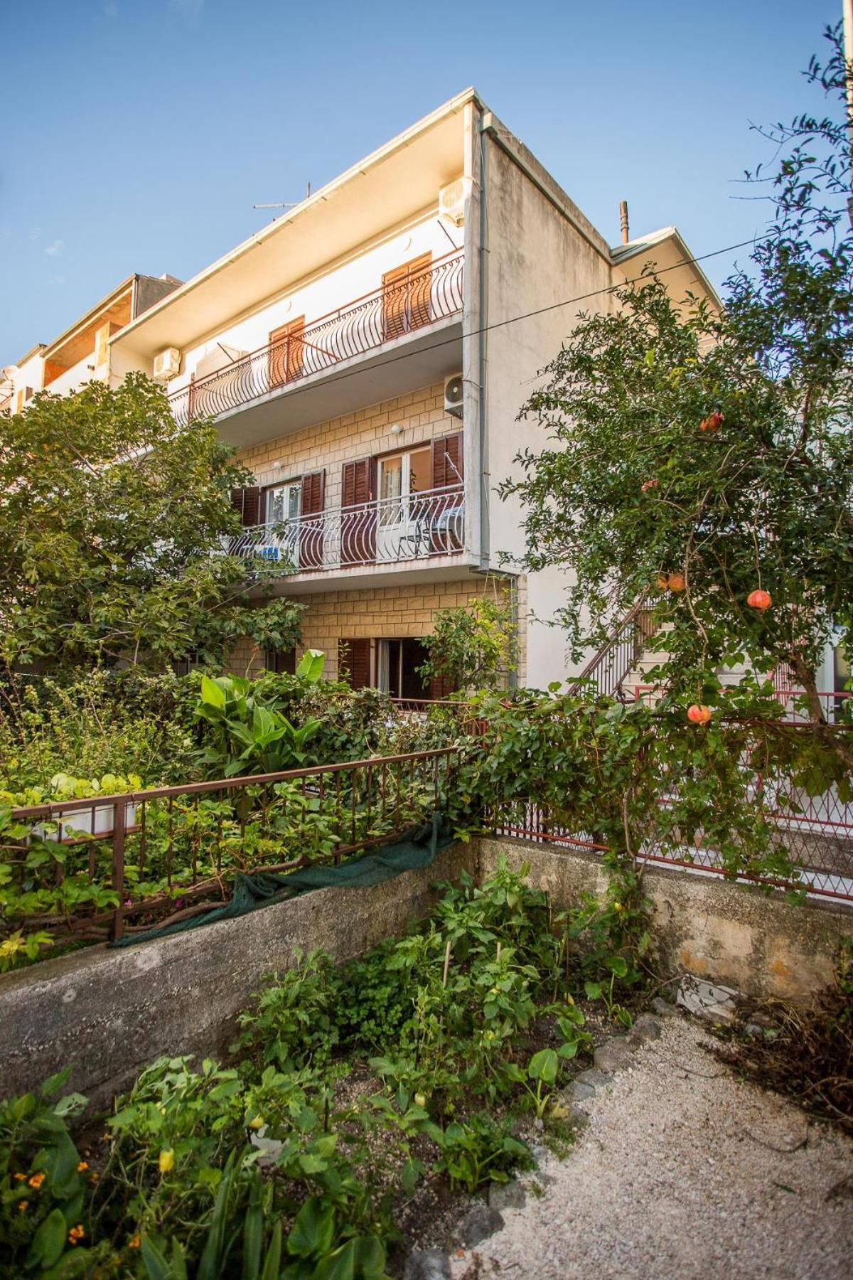 Apartments Nuic 748 Makarska Exterior foto