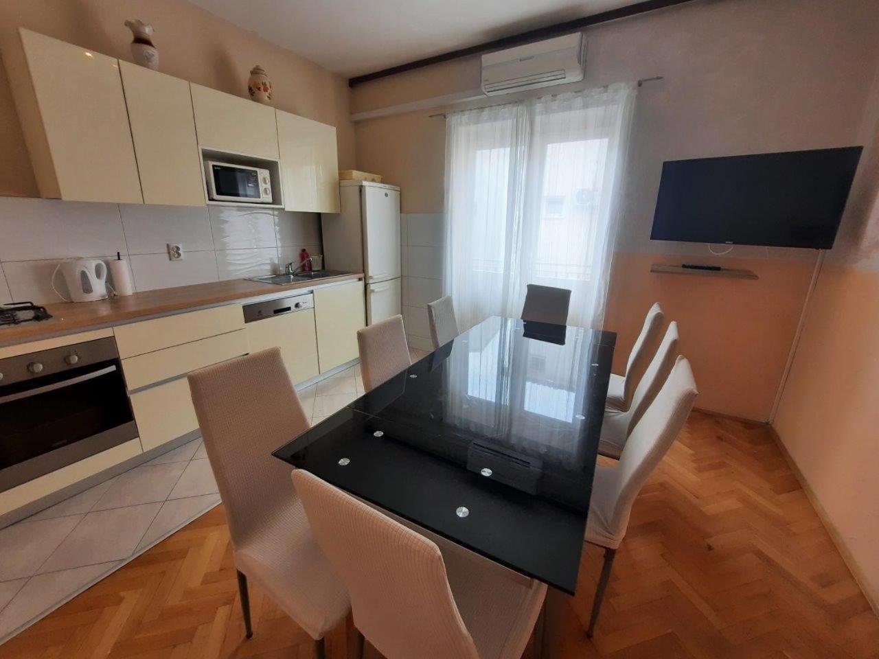 Apartments Nuic 748 Makarska Exterior foto