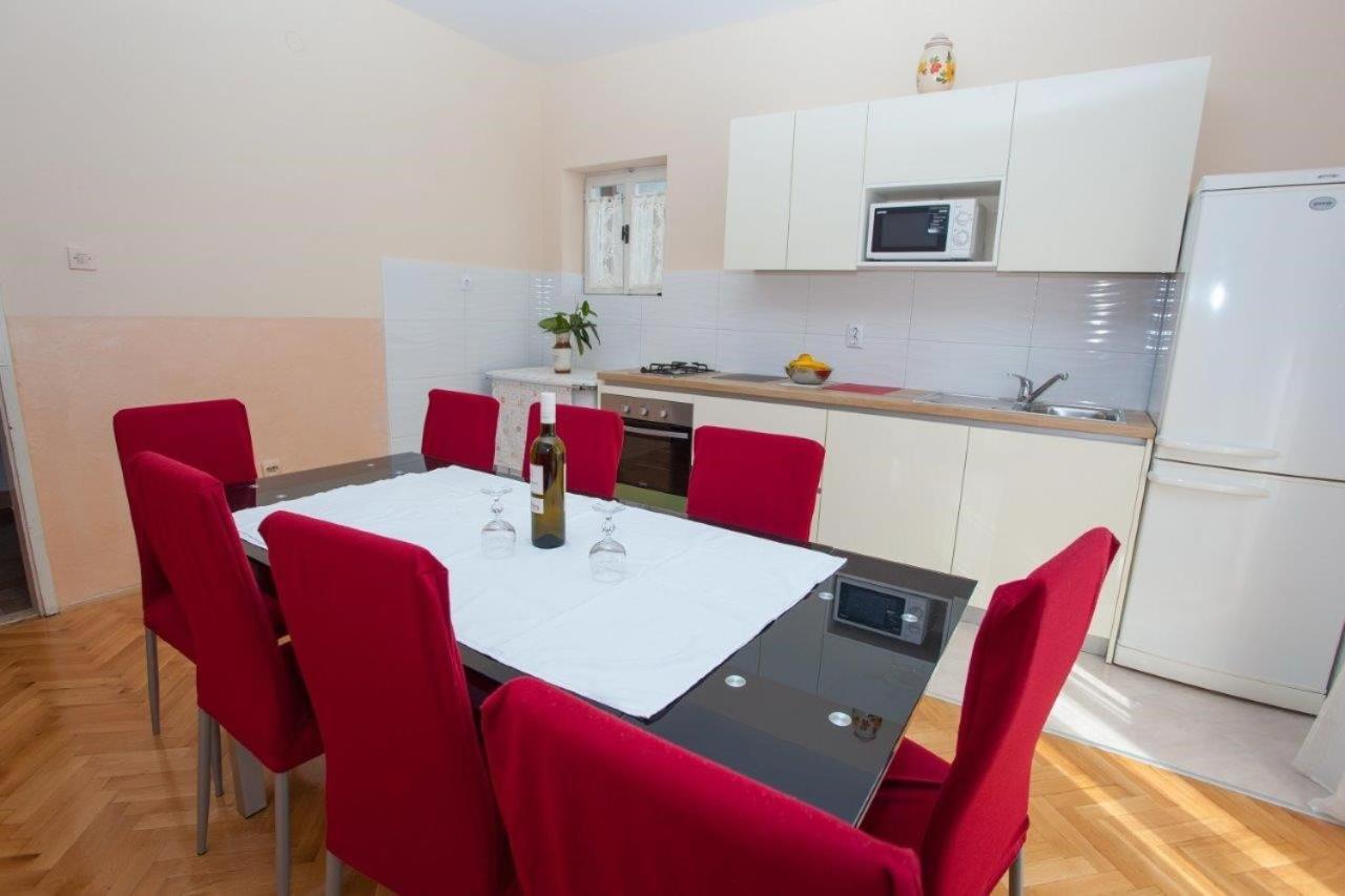 Apartments Nuic 748 Makarska Exterior foto